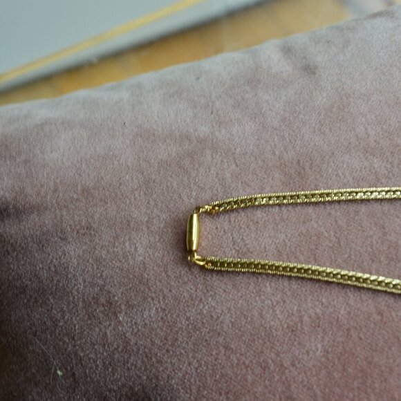 Gold Tone V Necklace - Picture 4 of 6